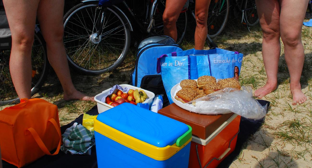Bild 5: Bei der Rast am Silbersee gab es gekühlte Getränke und frische Brötchen