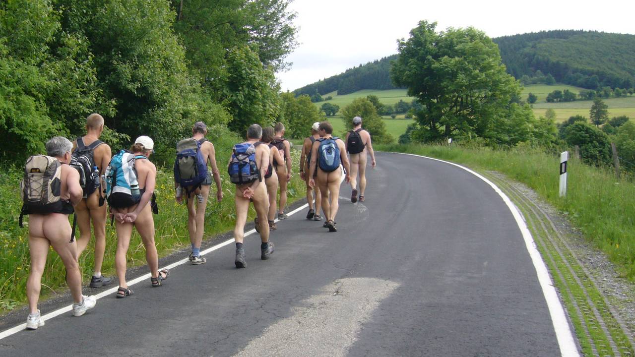 Bild 8: Nur ein kurzes Stück mussten wir einer Straße folgen
