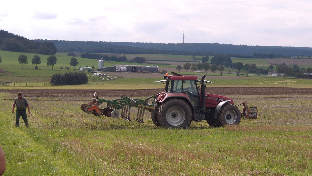 Bild 14: Als er uns kommen sah, ließ der Landwirt seinen Trecker stehen