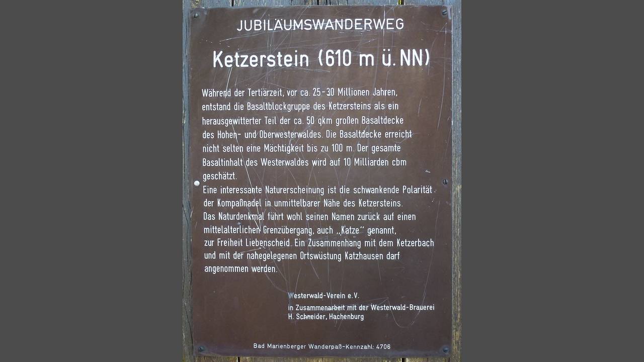 Der Ketzerstein war der höchste Punkt der Wanderung - das schwankende Magnetfeld stört die Navis nicht