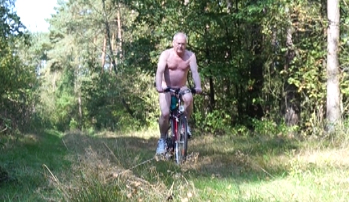 Nacktradeln in der Heide Nacktradeln in der Heide