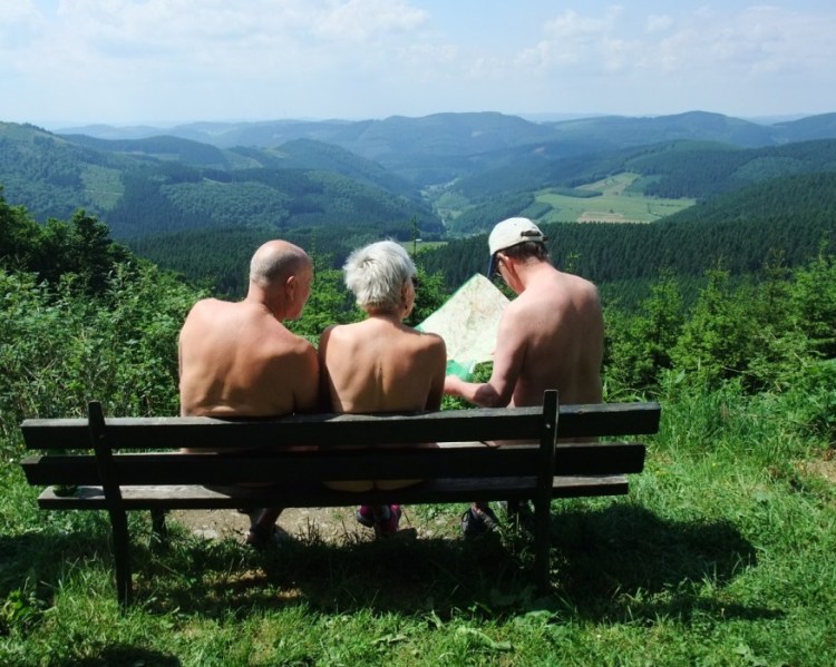 Die Karte hilft, wenn der Blick in die Ferne schweift