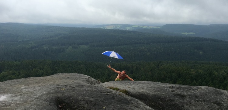 Tanz mit dem Regenschirm