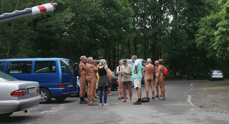 Sammeln auf dem Parkplatz