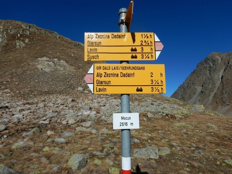 Piz Macun, 2889 m, Passhöhe 2616 m Piz Macun, 2889 m, Passhöhe 2616 m