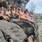 [de]Grottenversammlung[en]Grotto Assembly