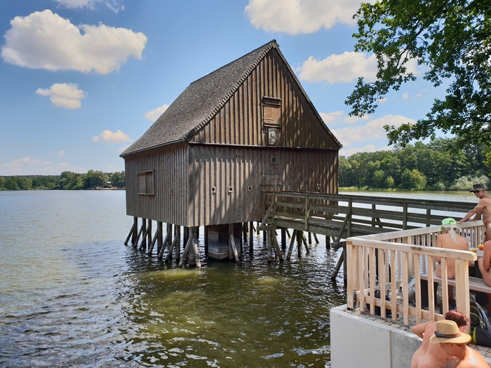 Jul 26 - Land der 1000 Teiche: Das Hausteichhaus - ein klassischer Pfahlbau