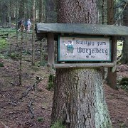08 Ascent to the 'Wurzelberg' Mountain[de]08 Aufstieg zum Wurzelberg[nl]08 Klim naar de Wurzelberg[fr]08 Ascension au Wurzelberg