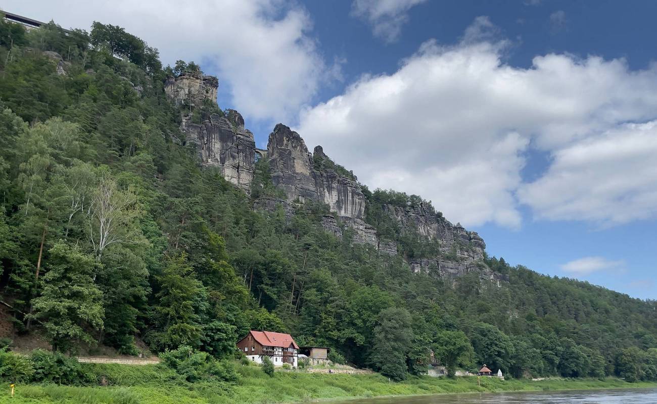 Blick von der Elbe auf die Bastei