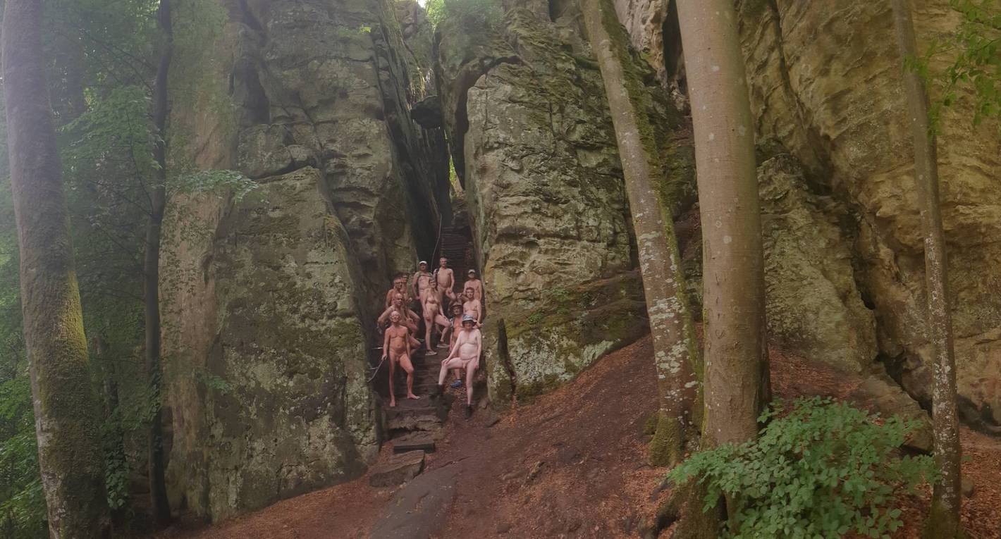 2/18 Die Teufelsschlucht: Von Sandsteinen eingerahmt