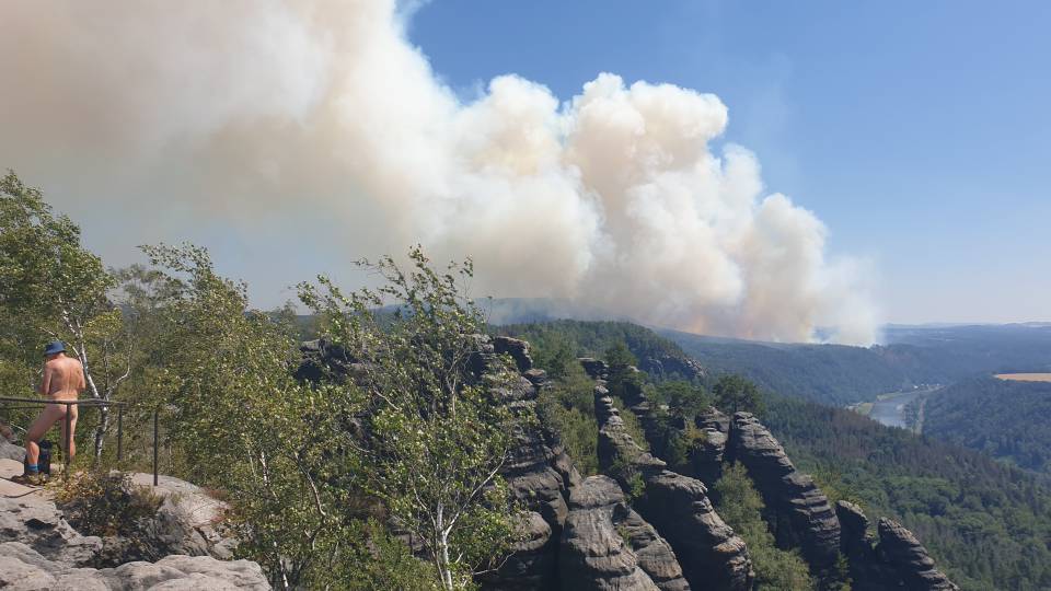 19/41 Blick nach Böhmen - Der Waldbrand ist nah