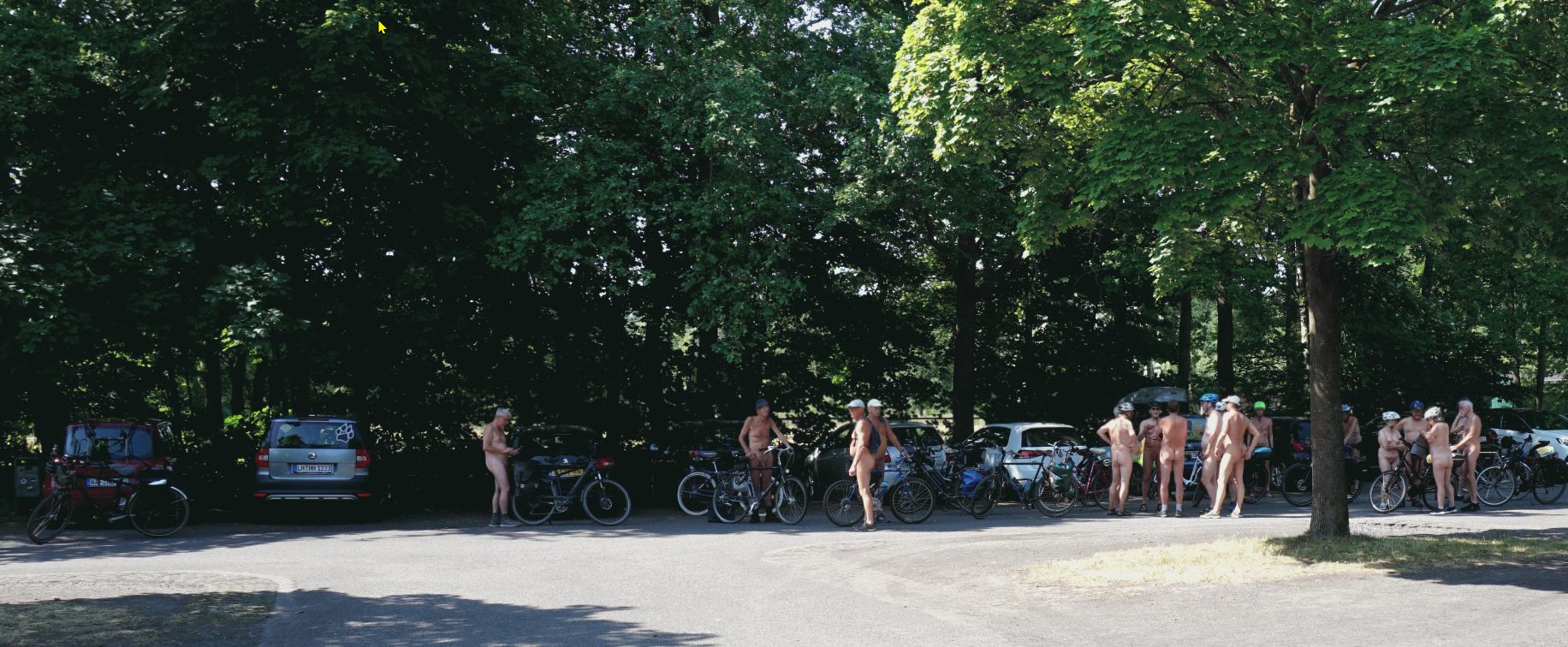 2(14) Treffen auf dem Startparkplatz