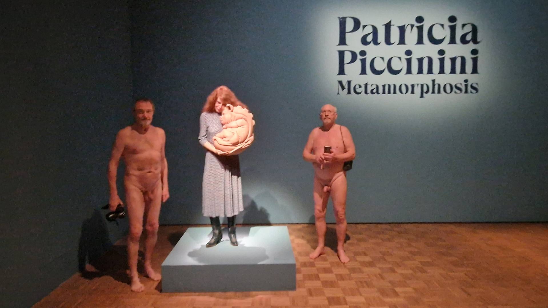 1(23) Naked Tour durch die Ausstellung Metamorphosis