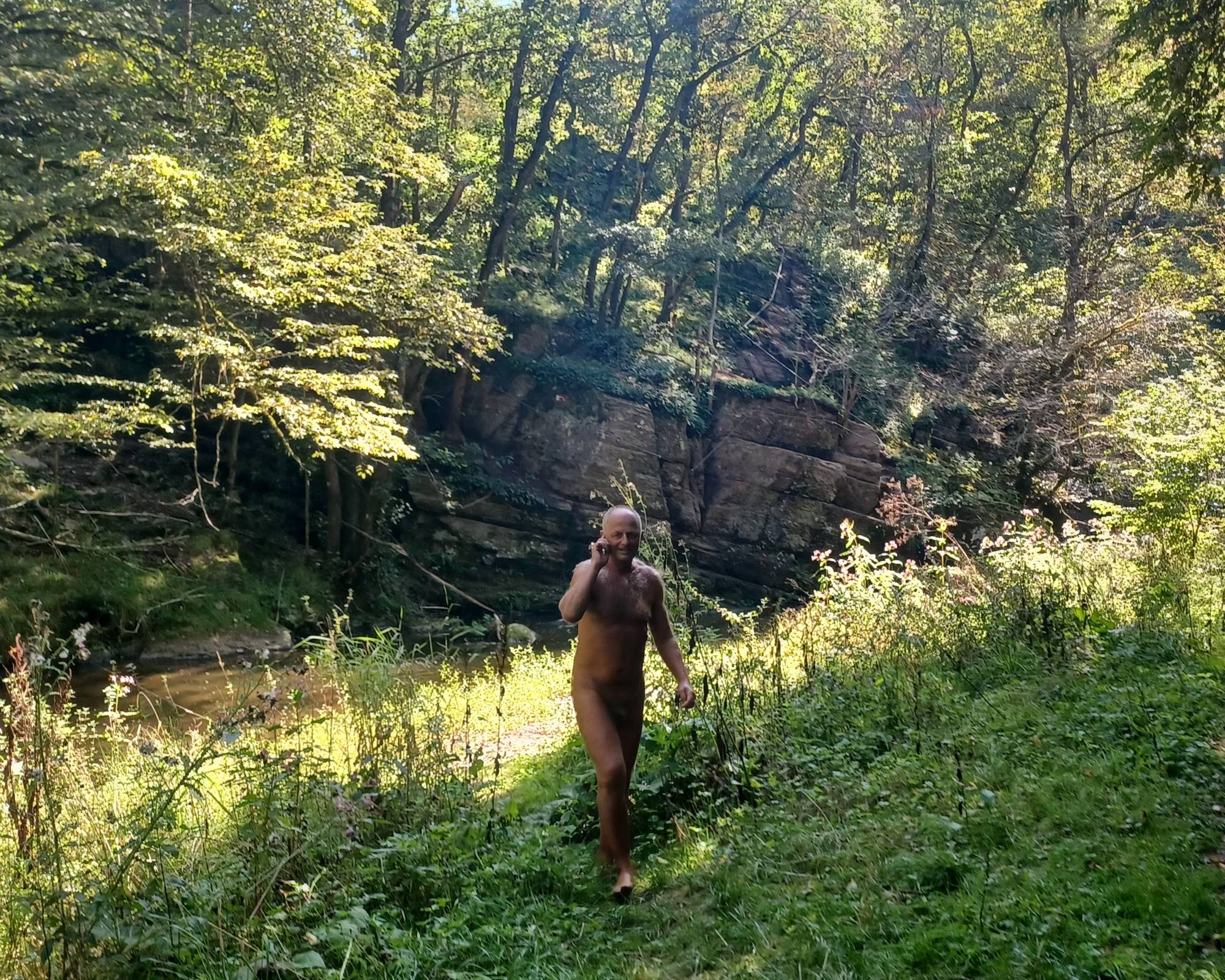 Giorgaki war einer der Wanderer in dem idyllischen Eifeltal (2|6)