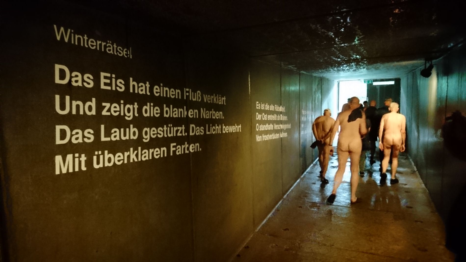 Naturisten im Eiskeller (Sa 16/18) <i><small>- Photo: Angela</small></i>