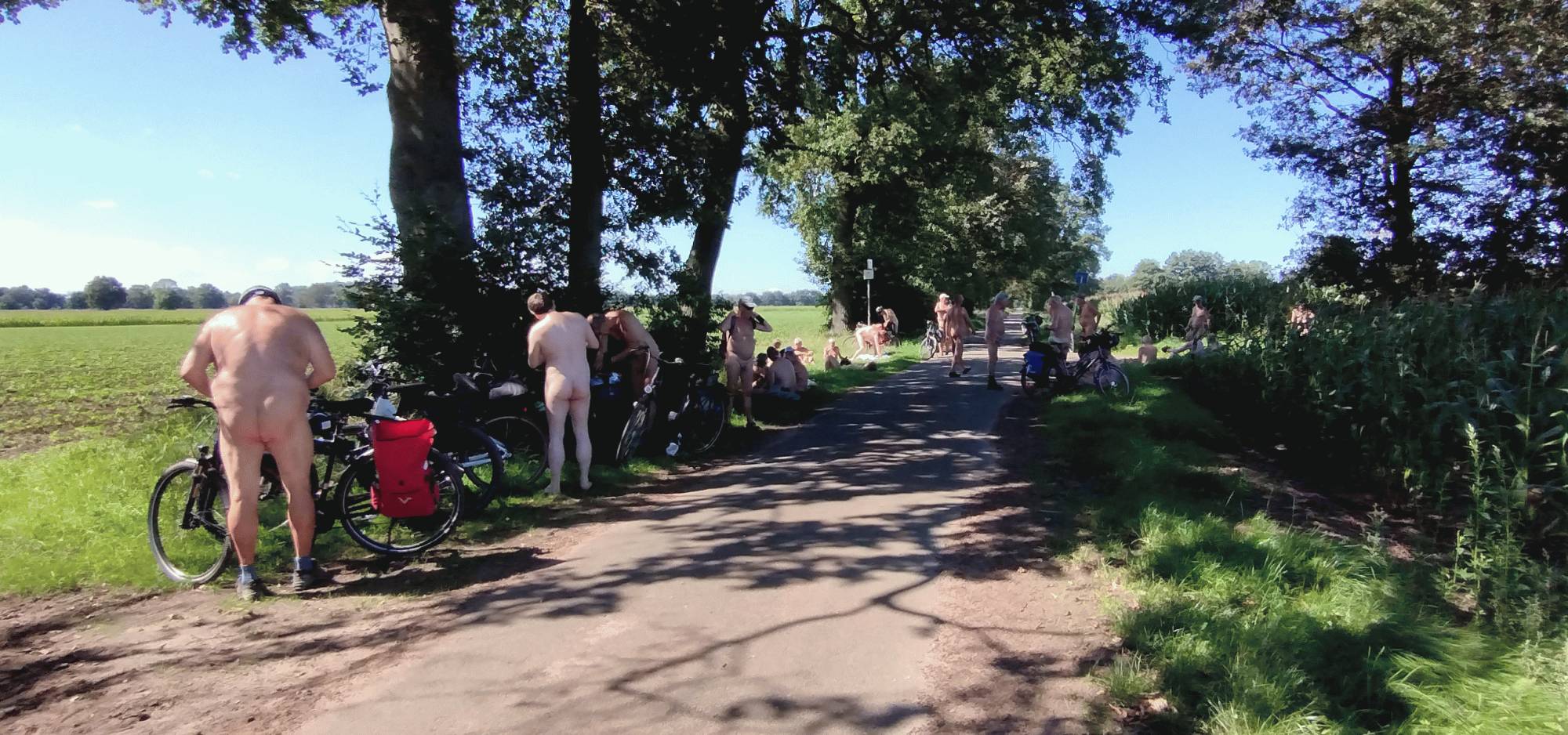 Auch am Mittwoch begannen wir den Tag mit einer Radeltour. Zu Mittag trafen wir mit der Wandergruppe zusammen. (9|16)
