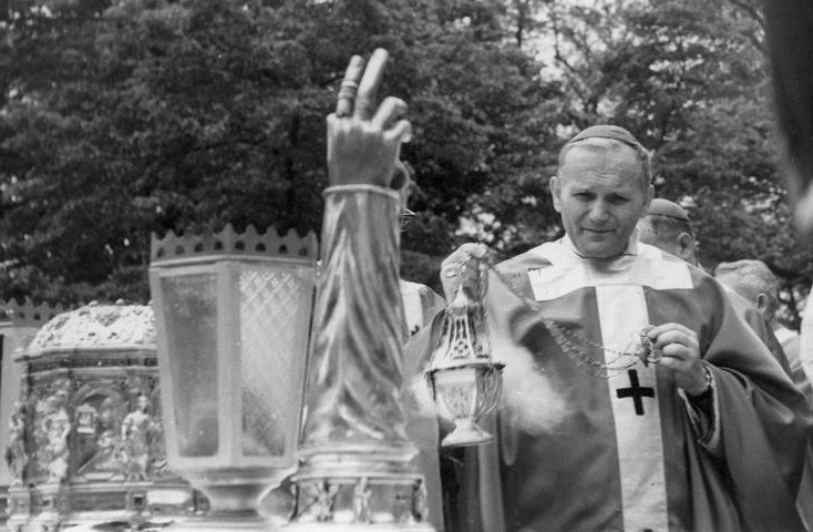 Karol Wojtyla als Bischof in Polen. Quelle: wikimedia commons