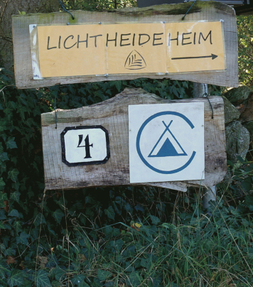 In der idyllischen Umgebung des Lichtheideheims Glüsingen wird heute noch nackt gewandert In der idyllischen Umgebung des Lichtheideheims Glüsingen wird heute noch nackt gewandert