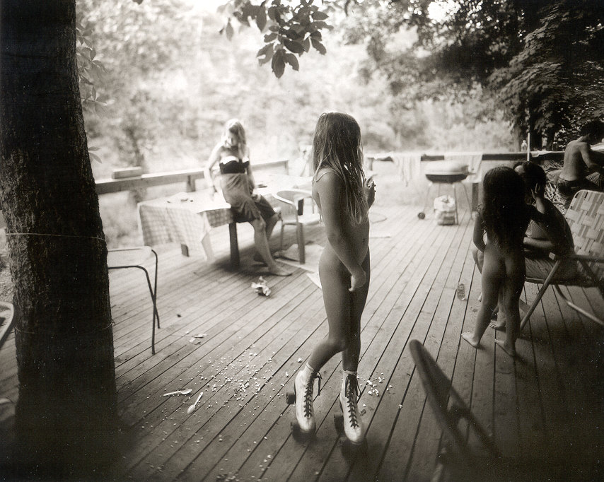 Beim Spielen outdoor: jeder wie er mag © Sally Mann Beim Spielen outdoor: jeder wie er mag © Sally Mann