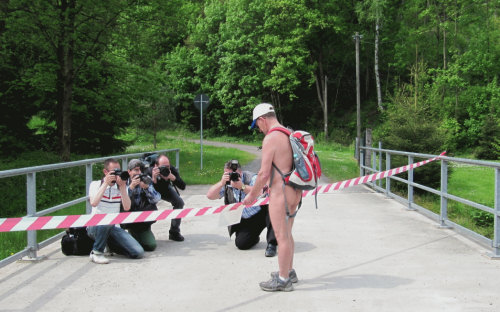 Horsts symbolischer Scherenschnitt